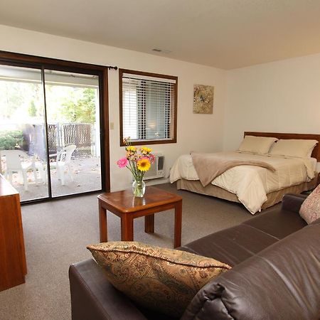 Pioneer Inn & Suites Volcano 외부 사진